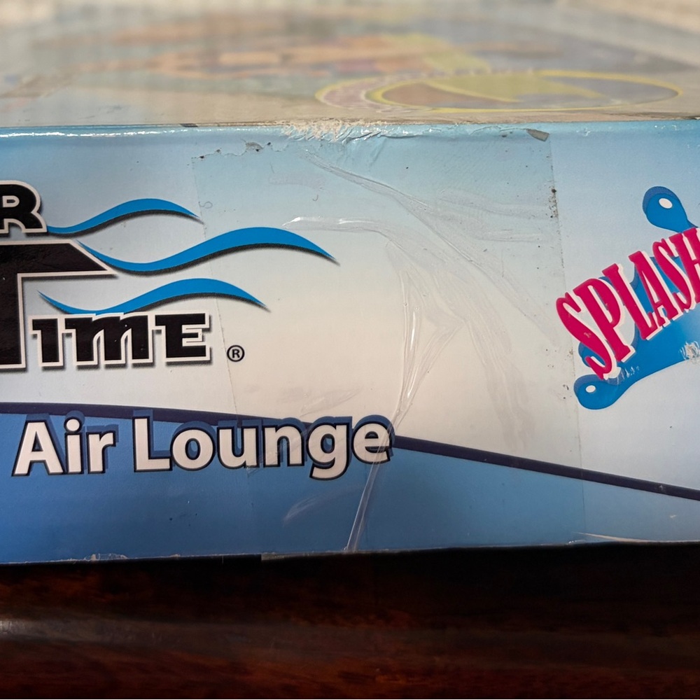 Splash-Tastic Fun & Play Inflatable Lounger - Picture 3 of 3